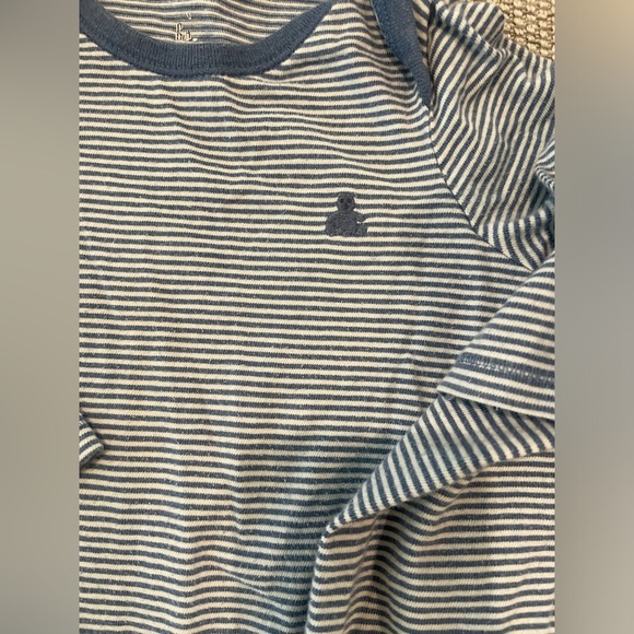 Gap baby boy organic 6-piece bundle. 6 - 12 months. - Picture 6 of 7